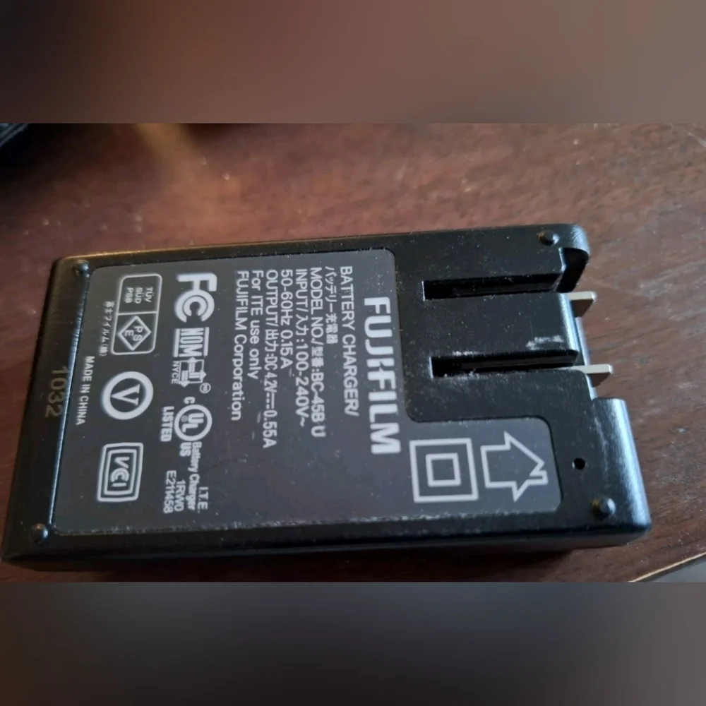 Charger For Fujifilm FinePix Jx250 Digital camera